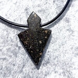 Speerspitze aus Karwendel Marmor