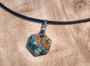 Ein anhänger aus Tiroler Silbererz